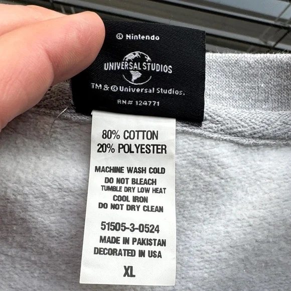 Super Nintendo World Sweatshirt - Picture 4 of 4